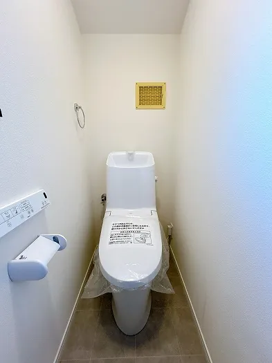 2階トイレは新品交換済みです。