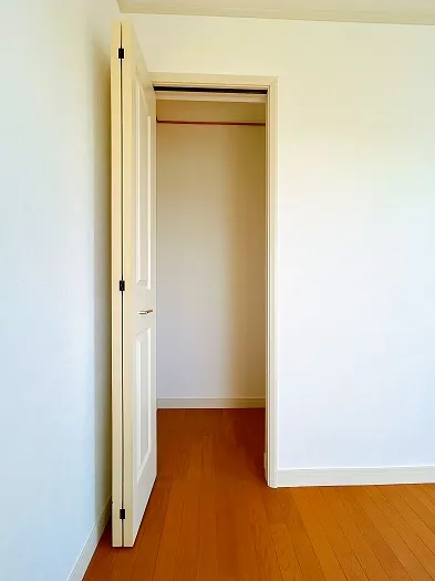 ㉓「２階南西側洋室」収納の写真です。