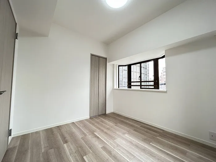 グローリアス岩倉第二301 バルコニー付きで2面採光のお部屋です。